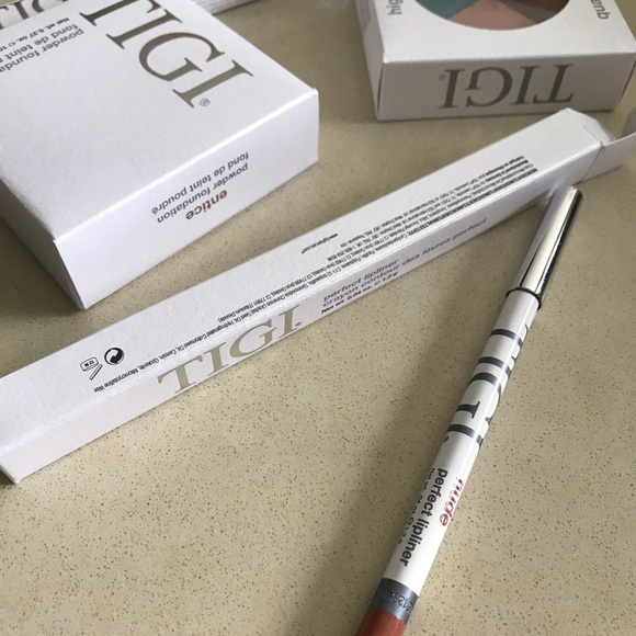 Eyeshadow - Picture 5 of 6